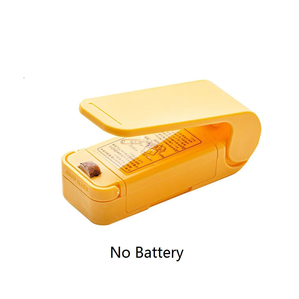 Small portable snack sealing machine, mini household, hand-pressed plastic bag, food preservation portable