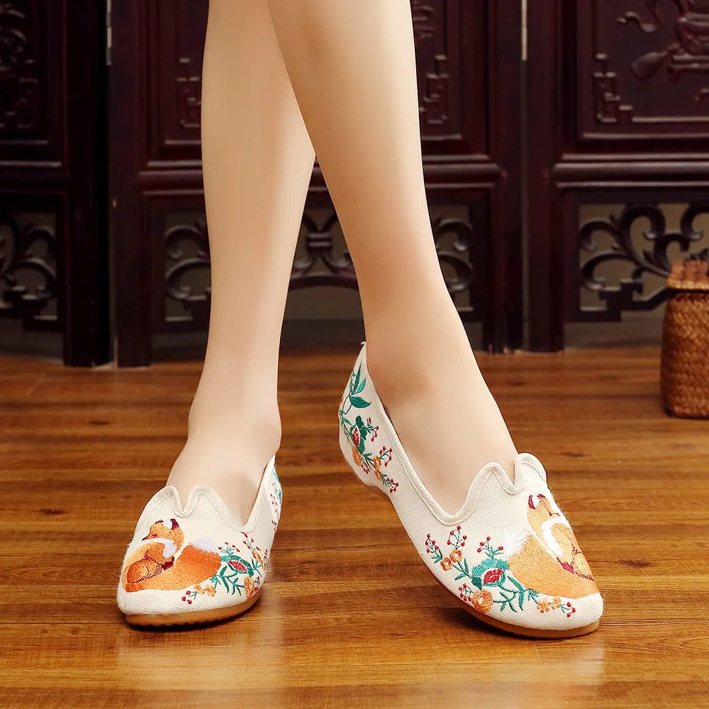 Veowalk Women Casual Canvas Embroidered Ballet Flats Vintage Ladies Breathable Chinese Cotton Embroidery Slip on Ballerina Shoes